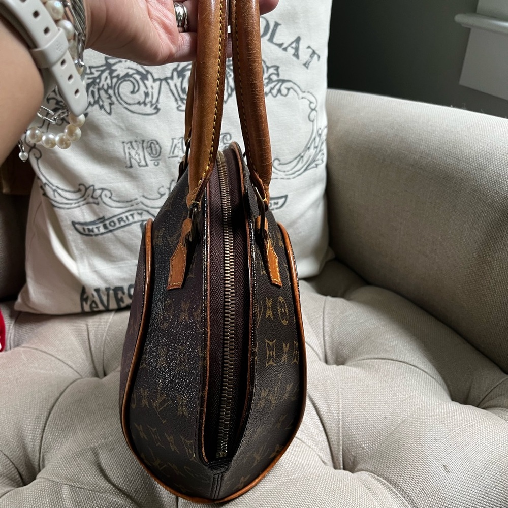 Louis Vuitton Monogram Dome Satchel in Brown with Tan Trim - Picture 16 of 16